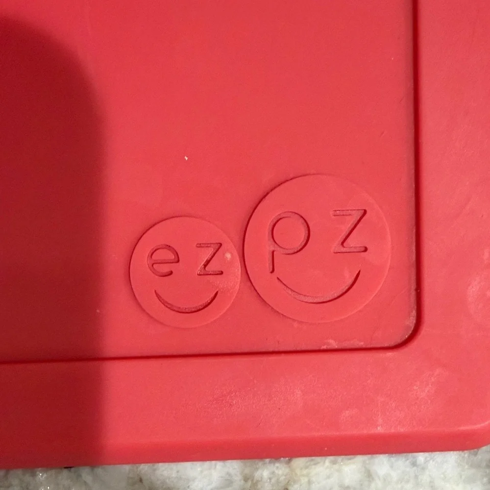 Ezpz red silicone